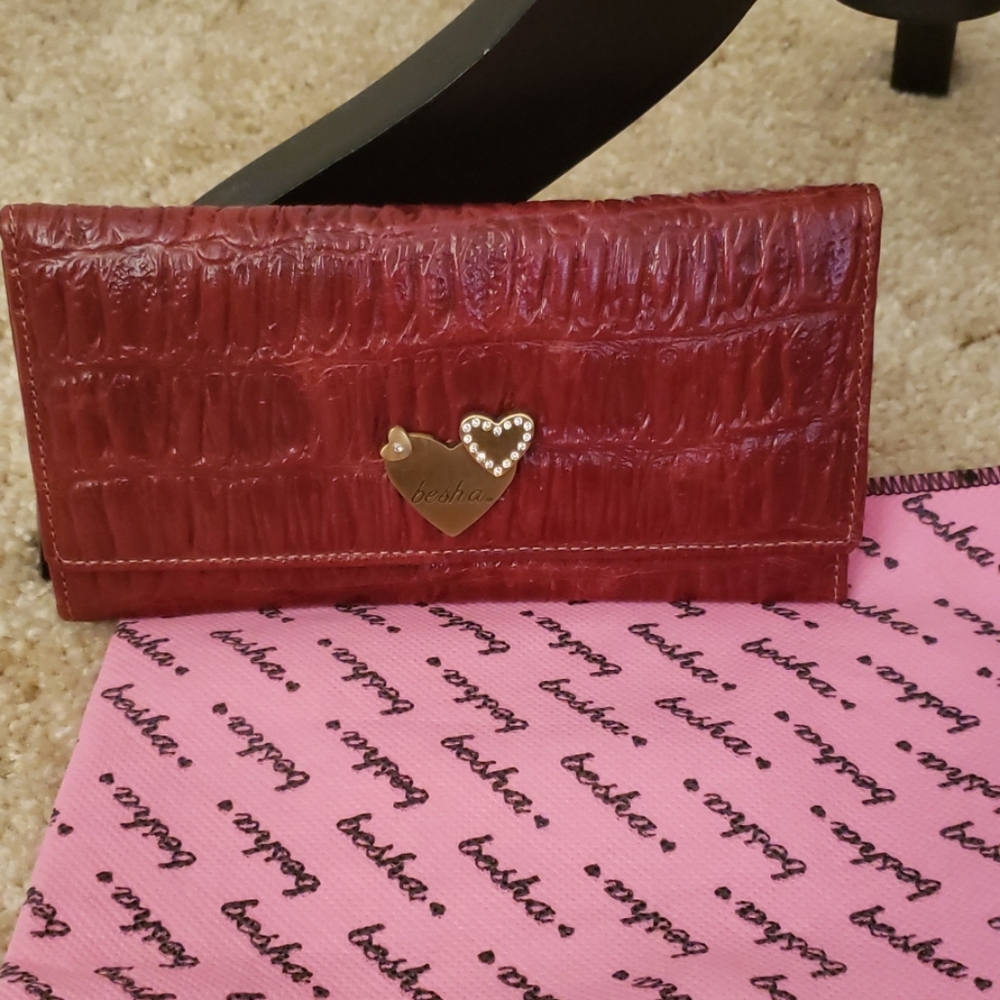 Besha Ruched Wallet